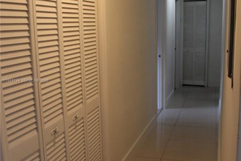 Casa en alquiler en Hollywood, Florida, 4 dormitorios, 169.73 m2 № 1991885 - foto 11