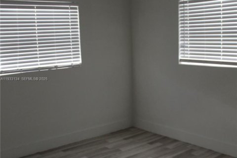 Casa en alquiler en Hollywood, Florida, 4 dormitorios, 169.73 m2 № 1991885 - foto 15