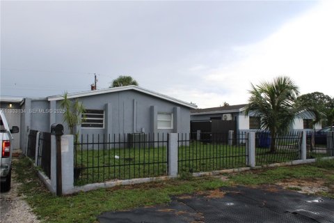 Casa en alquiler en Hollywood, Florida, 4 dormitorios, 169.73 m2 № 1991885 - foto 4