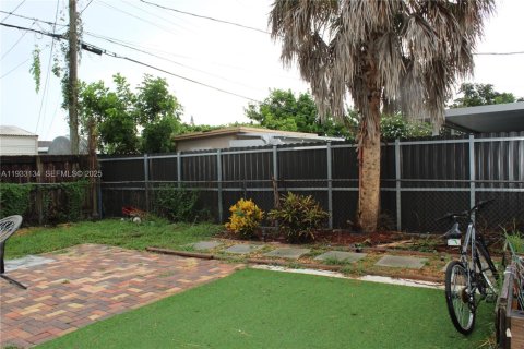 Casa en alquiler en Hollywood, Florida, 4 dormitorios, 169.73 m2 № 1991885 - foto 22