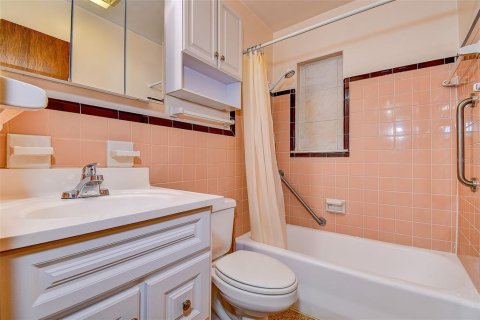 Купить виллу или дом в Сент-Питерсберг, Флорида 3 комнаты, 97.55м2, № 2143949 - фото 18