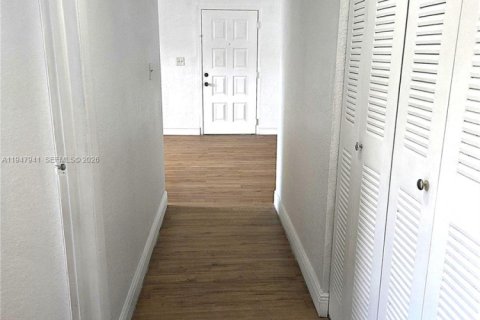 Снять в аренду кондоминиум в Майами, Флорида 2 спальни, 72.84м2, № 2004037 - фото 10