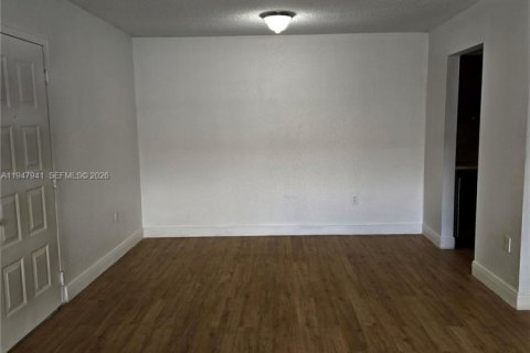 Снять в аренду кондоминиум в Майами, Флорида 2 спальни, 72.84м2, № 2004037 - фото 4