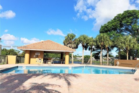 Снять в аренду кондоминиум в Майами, Флорида 2 спальни, 72.84м2, № 2004037 - фото 16