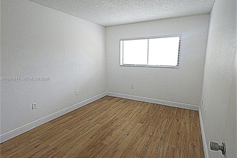 Снять в аренду кондоминиум в Майами, Флорида 2 спальни, 72.84м2, № 2004037 - фото 8