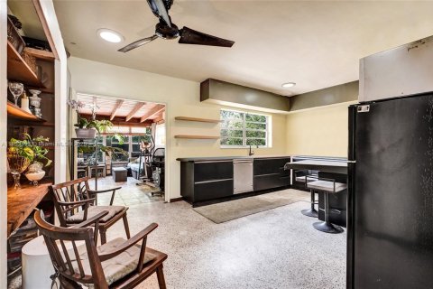 House in Miami, Florida 2 bedrooms, 142.33 sq.m. № 1872598 - photo 16