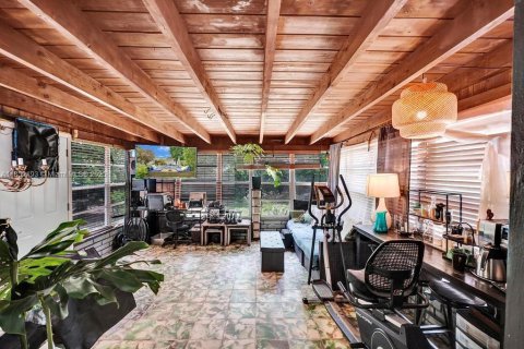 House in Miami, Florida 2 bedrooms, 142.33 sq.m. № 1872598 - photo 19