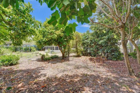 House in Miami, Florida 2 bedrooms, 142.33 sq.m. № 1872598 - photo 11