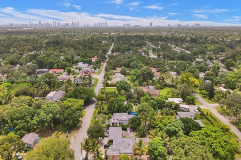House in Miami, Florida 2 bedrooms, 142.33 sq.m. № 1872598 - photo 2