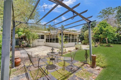 House in Miami, Florida 2 bedrooms, 142.33 sq.m. № 1872598 - photo 12