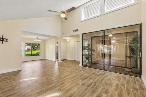 Townhouse in Plant City, Florida 3 bedrooms, 143.26 sq.m. № 2208708 - photo 9