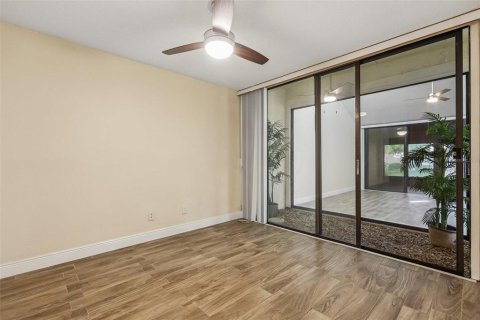 Townhouse in Plant City, Florida 3 bedrooms, 143.26 sq.m. № 2208708 - photo 21