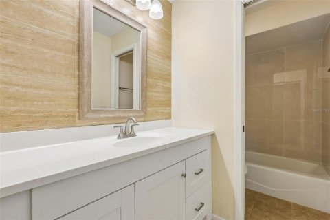 Townhouse in Plant City, Florida 3 bedrooms, 143.26 sq.m. № 2208708 - photo 19