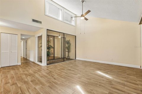 Townhouse in Plant City, Florida 3 bedrooms, 143.26 sq.m. № 2208708 - photo 10