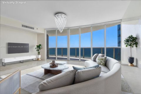 Condominio en venta en Sunny Isles Beach, Florida, 2 dormitorios, 147.06 m2 № 1869952 - foto 3