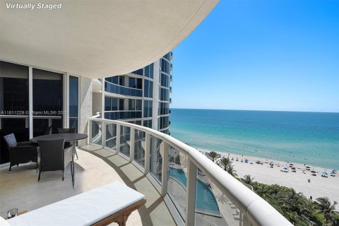 Condominio en venta en Sunny Isles Beach, Florida, 2 dormitorios, 147.06 m2 № 1869952 - foto 4