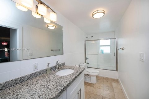 Снять в аренду квартиру в Майами, Флорида 379.04м2, № 1963660 - фото 5