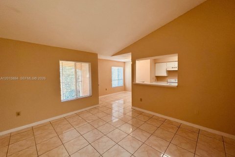Copropriété à louer à Oakland Park, Floride: 1 chambre, 77.48 m2 № 2089644 - photo 3