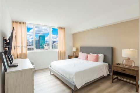 Condominio en alquiler en Miami, Florida, 2 dormitorios, 126.63 m2 № 1973793 - foto 11