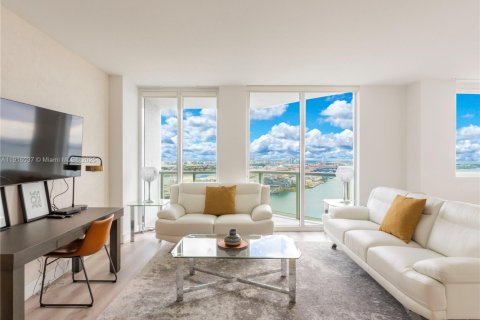 Condominio en alquiler en Miami, Florida, 2 dormitorios, 126.63 m2 № 1973793 - foto 3