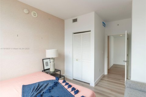 Condominio en alquiler en Miami, Florida, 2 dormitorios, 126.63 m2 № 1973793 - foto 16