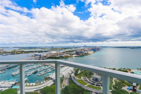 Condominio en alquiler en Miami, Florida, 2 dormitorios, 126.63 m2 № 1973793 - foto 8