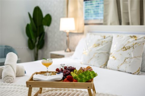 Casa en venta en Pompano Beach, Florida, 6 dormitorios, 451.97 m2 № 2011349 - foto 21