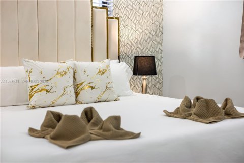 Casa en venta en Pompano Beach, Florida, 6 dormitorios, 451.97 m2 № 2011349 - foto 19