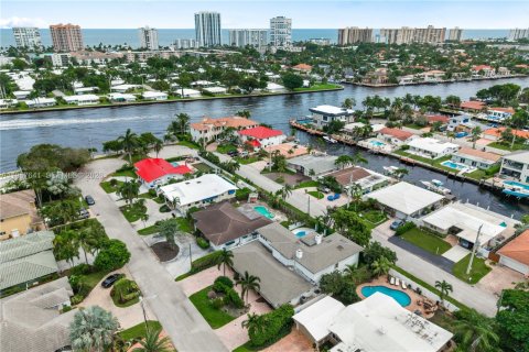 Casa en venta en Pompano Beach, Florida, 6 dormitorios, 451.97 m2 № 2011349 - foto 4