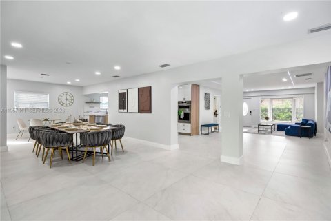 Casa en venta en Pompano Beach, Florida, 6 dormitorios, 451.97 m2 № 2011349 - foto 22