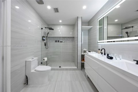 Casa en venta en Pompano Beach, Florida, 6 dormitorios, 451.97 m2 № 2011349 - foto 28