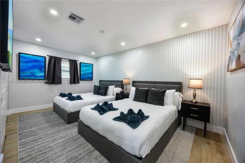 Casa en venta en Pompano Beach, Florida, 6 dormitorios, 451.97 m2 № 2011349 - foto 29