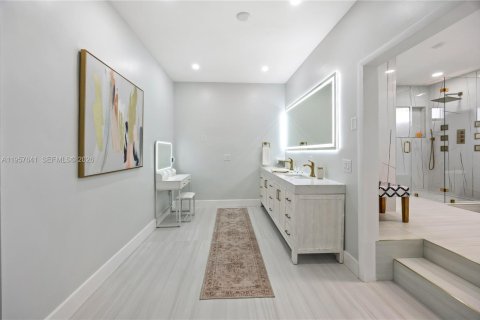 Casa en venta en Pompano Beach, Florida, 6 dormitorios, 451.97 m2 № 2011349 - foto 7
