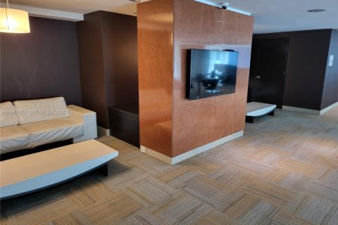 Купить кондоминиум в Майами, Флорида 2 спальни, 119.75м2, № 2054819 - фото 29