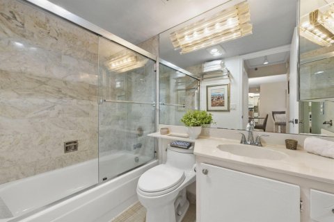Copropriété à vendre à Highland Beach, Floride: 2 chambres, 97.55 m2 № 2082243 - photo 12