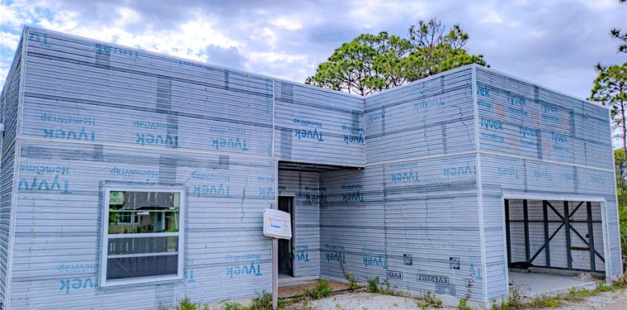 House in Palm Bay, Florida 4 bedrooms, 153.29 sq.m. № 1631004