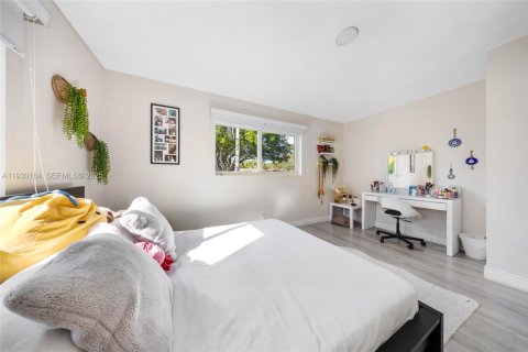 Casa en venta en Hollywood, Florida, 4 dormitorios, 142.42 m2 № 1989057 - foto 22