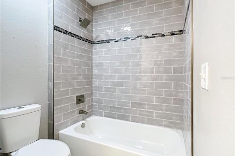 Купить виллу или дом в Клермон, Флорида 6 комнат, 165.37м2, № 1765094 - фото 24
