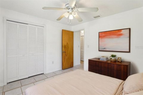 House in PORT ST. JOHN in Cocoa, Florida 3 bedrooms, 128.02 sq.m. № 1627046 - photo 15