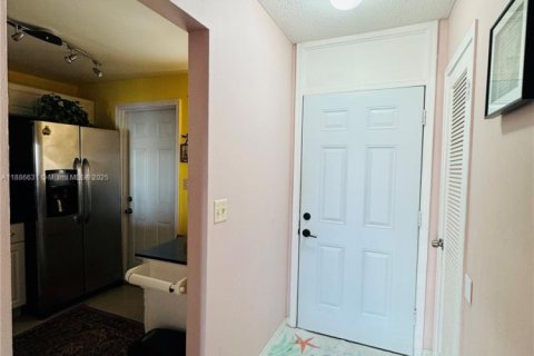 Condominio en venta en Hallandale Beach, Florida, 1 dormitorio, 78.69 m2 № 1933458 - foto 24