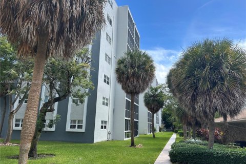 Condominio en venta en Hallandale Beach, Florida, 1 dormitorio, 78.69 m2 № 1933458 - foto 30
