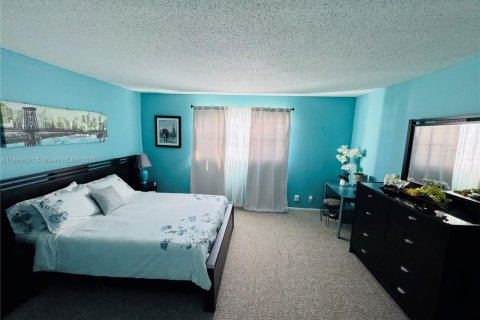 Condominio en venta en Hallandale Beach, Florida, 1 dormitorio, 78.69 m2 № 1933458 - foto 4