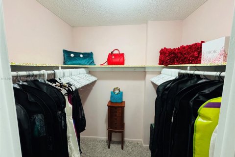 Condominio en venta en Hallandale Beach, Florida, 1 dormitorio, 78.69 m2 № 1933458 - foto 8