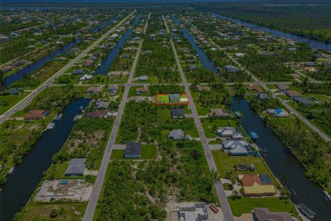 Снять в аренду виллу или дом в Порт-Шарлотт, Флорида 4 комнаты, 167.22м2, № 1513405 - фото 7