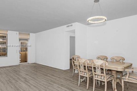 Copropriété à louer à Bal Harbour, Floride: 1 chambre, 94.67 m2 № 1895625 - photo 3