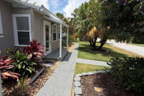 House in Delray Beach, Florida 4 bedrooms, 180.97 sq.m. № 2147172 - photo 29
