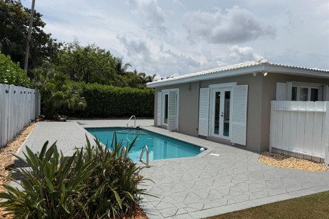 House in Delray Beach, Florida 4 bedrooms, 180.97 sq.m. № 2147172 - photo 2