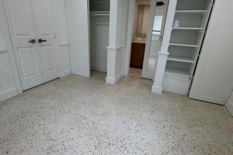 House in Delray Beach, Florida 4 bedrooms, 180.97 sq.m. № 2147172 - photo 17