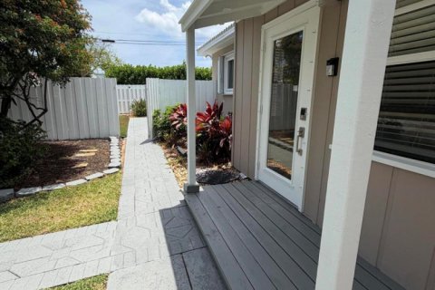 House in Delray Beach, Florida 4 bedrooms, 180.97 sq.m. № 2147172 - photo 28