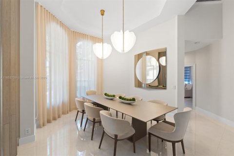 House in Weston, Florida 5 bedrooms, 511.61 sq.m. № 1889639 - photo 29